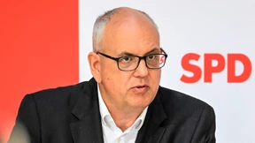 Regierende SPD führt in Umfragen knapp vor CDU