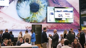 Werbung auf der KI-Welle