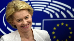 Knapper Sieg für von der Leyen