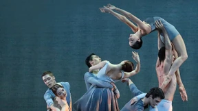 Ihr auf dem Bildschirm, wir auf dem Sofa