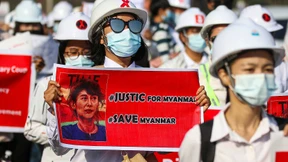 Demonstranten ziehen vor chinesische Botschaft