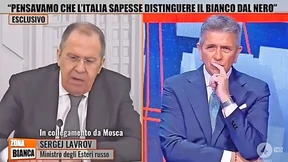 Und dann vergleicht er Selenskyj mit Hitler