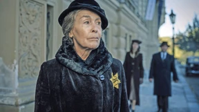 Sie könnte fliehen, doch bleibt – sich selbst treu