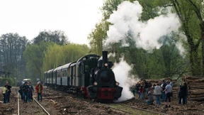 Fahrt machen mit Feuerbüchse und Kessel