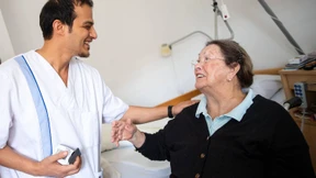 Verdi fordert Tarifvertrag für Altenpflege