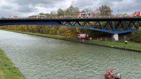 Auto stürzt nach Unfall in Mittellandkanal – drei Tote