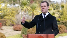 Medwedjew sieht Bedrohung für Russen