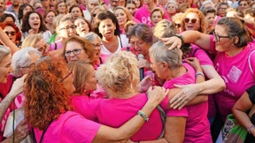 Tausende Frauen erst nach Monaten über Krebsverdacht informiert