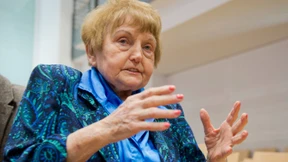 Auschwitz-Überlebende vergibt angeklagtem SS-Mann