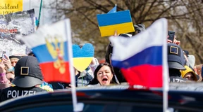 FDP und Grüne gegen Verbot russischer Flaggen auf Demonstrationen