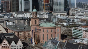 Neustart mit prominentem Kuratorium