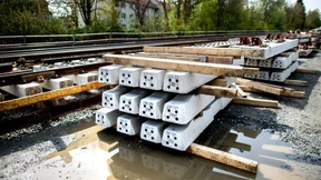 Bahn tauscht Schwellen aus