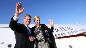 Vorwürfe gegen Wulff erfüllen Koalition mit Sorge