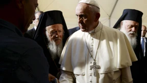 Papst nimmt Flüchtlinge aus Lesbos mit