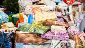 Wie man Weihnachtsgeschenke nachhaltig und schön verpackt