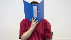 „Er zwang sie zu einem Treffen“