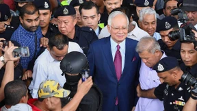 Muss Malaysias Ex-Regierungschef hinter Gitter?