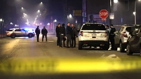 13 Personen durch Schüsse aus einem Auto verletzt