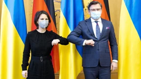 Baerbock will Wasserstoff statt Waffen