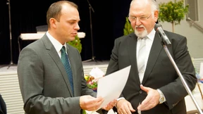 Warum der Rathauschef im Amt bleiben darf