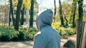 Darf ein HIV-infizierter Student sein Zahnmedizin-Studium fortsetzen?