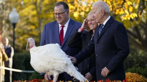 Biden begnadigt vor Thanksgiving zwei Truthähne