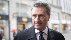 Oettinger verteidigt „Schlitzauge“-Äußerung