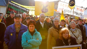 Formation gegen den Tagebau