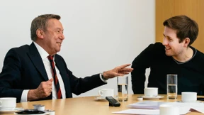 „Als Kanzler musst du  Krawatte tragen“