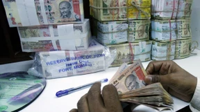 Die indische Rupie ist angeschlagen