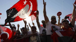 Zigtausende protestieren gegen Erdogans Politik