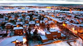 Vor den Toren Reykjaviks warten Gletscher und Geysire