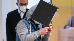 Angeklagter gesteht: Mädchen auf Parkplatz Männern zum Sex angeboten