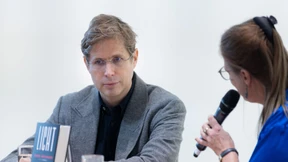 Eine einzigartig verdrehte Immigrationsgeschichte