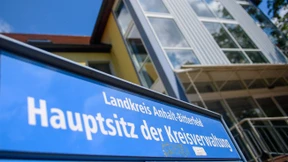 Verwaltung von Anhalt-Bitterfeld soll Montag wieder arbeiten