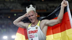 Arthur Abele krönt sich zum König von Berlin