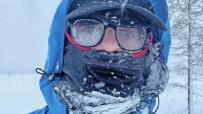 Wie meistert man Eiseskälte, Schlafentzug und Einsamkeit?