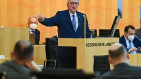 Hessen fährt das öffentliche Leben drastisch herunter