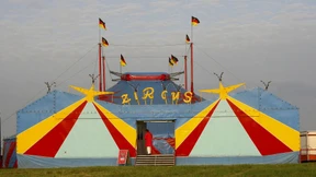 Der bettelnde Akrobat