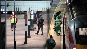 Zwei Briten nach Messerattacke nahe London festgenommen