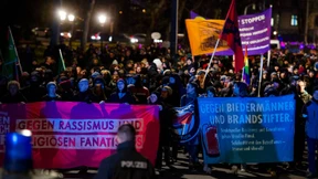 9000 protestieren gegen 10.000 „Pegida“-Demonstranten