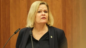 Faeser warnt vor Gefahren für in Deutschland lebende Russen