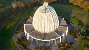 Gegen Windräder am Bahai-Tempel