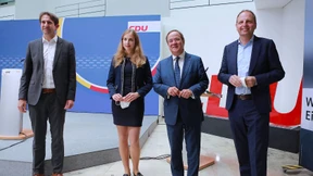 Laschet spielt jetzt im Team