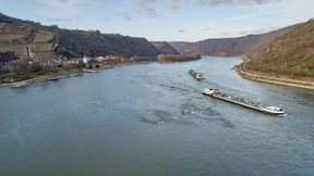 Rhein auch noch am Donnerstag gesperrt
