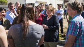 Merkel sichert Betroffenen von Flutkatastrophe Solidarität zu