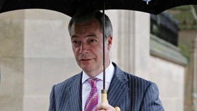 Rechtspopulisten wieder in Fraktionsstärke 