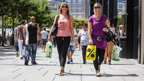 Die Deutschen kaufen weiter fröhlich ein