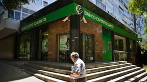 Turbulenzen in Portugal schicken Börsen auf Talfahrt