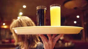 Höhere Löhne, mehr Beschäftigte